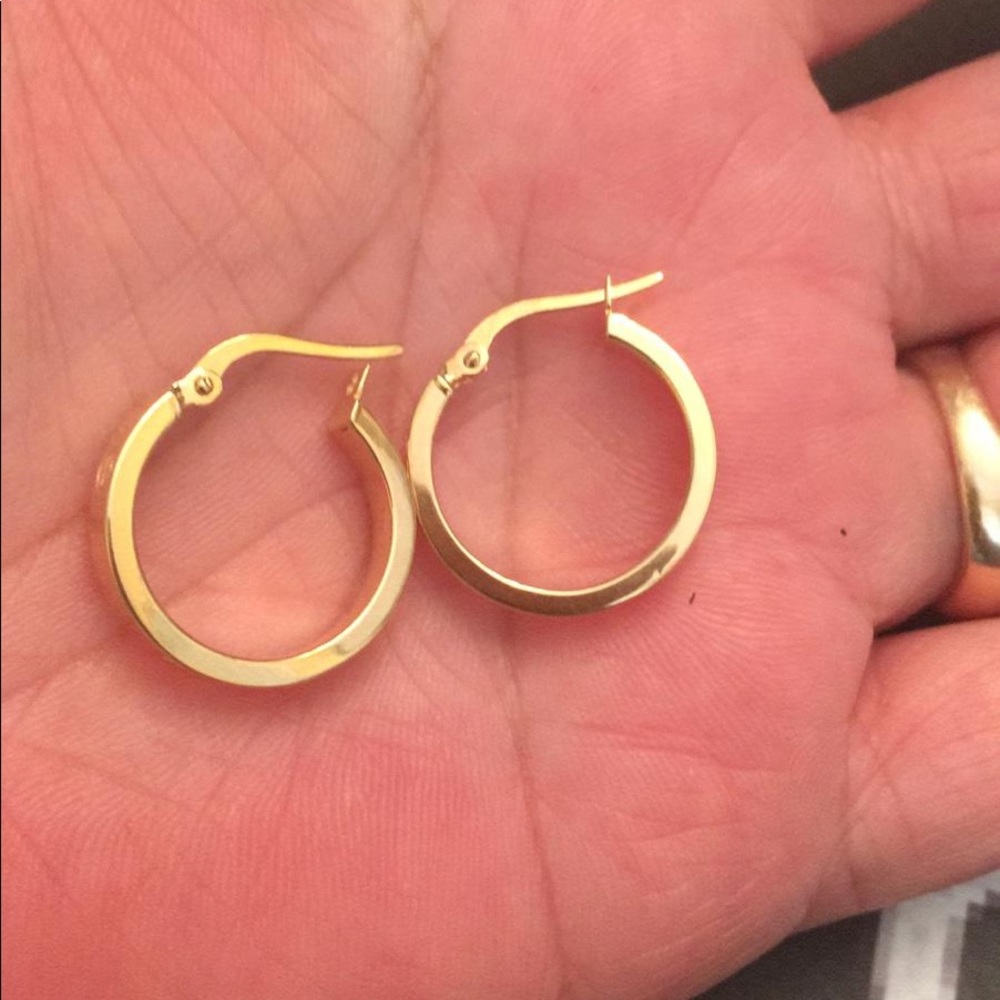18karat Love earrings
